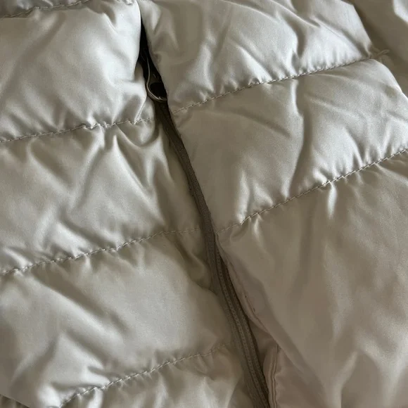 The North Face women’s cream 550 down filled parka size Small - Picture 8 of 15